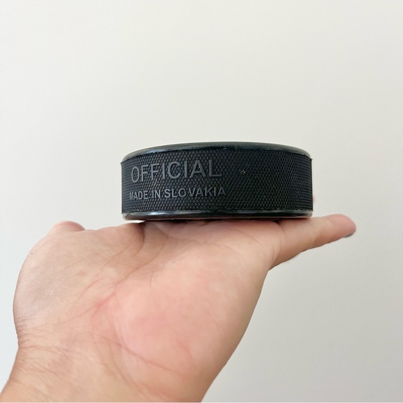 Signed Shea Weber Nashville Predators Hockey Puck Official NHL Licensed Product - Picture 4 of 6